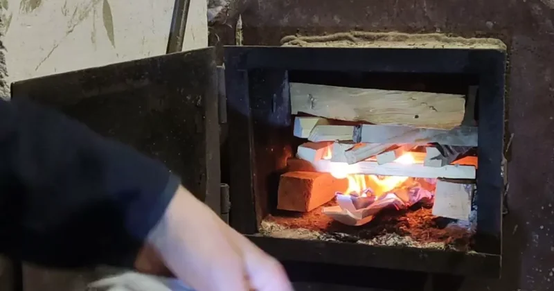 Растопленная печь опрокинулась на жительницу Джалилабада: женщина погибла