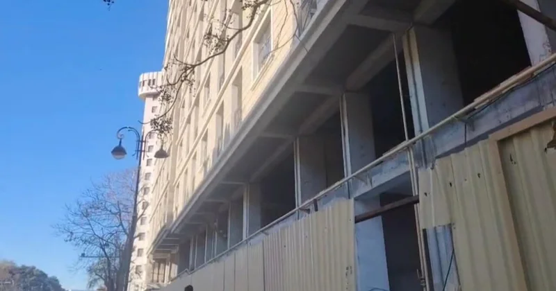 Aybir MTK nın ətrafında təhlükəli vəziyyət yaranıb Təhlükəsizlik damı uçub VİDEO