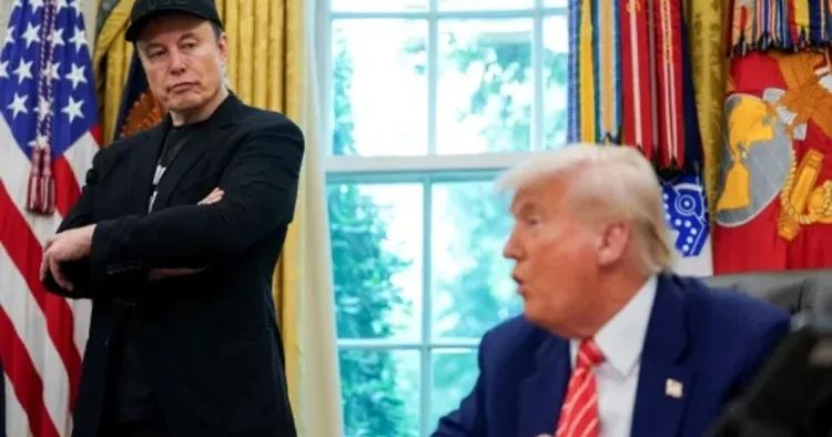 Tramp İlon Maskdan danışdı