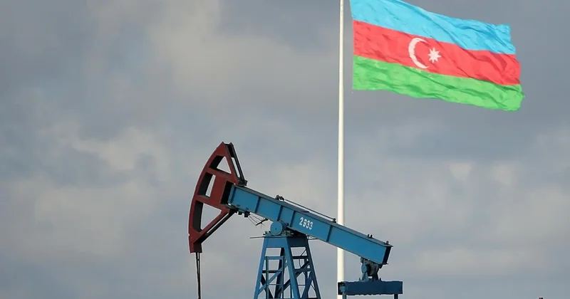 Neft bazarında sürətli dəyişiklik olmayacaq İqtisadçı