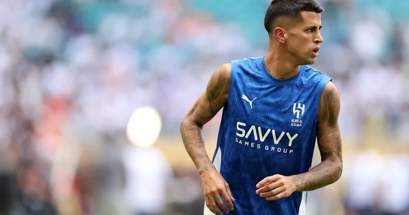 Барселона сделала предложение Аль Хилялю по трансферу Жоау Канселу