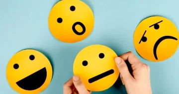 İnsanlar başqalarının emosiyalarını həddən artıq qiymətləndirirlər...