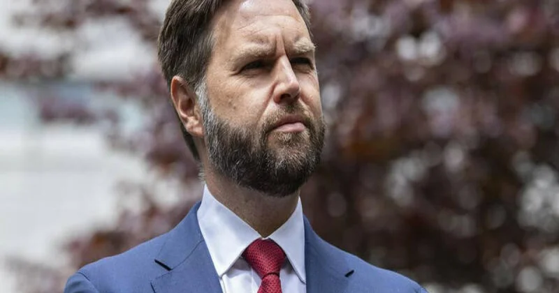 ABŞ vitse prezidentinin Ohayo ştatındakı evinin pəncərələri sındırılıb VİDEO