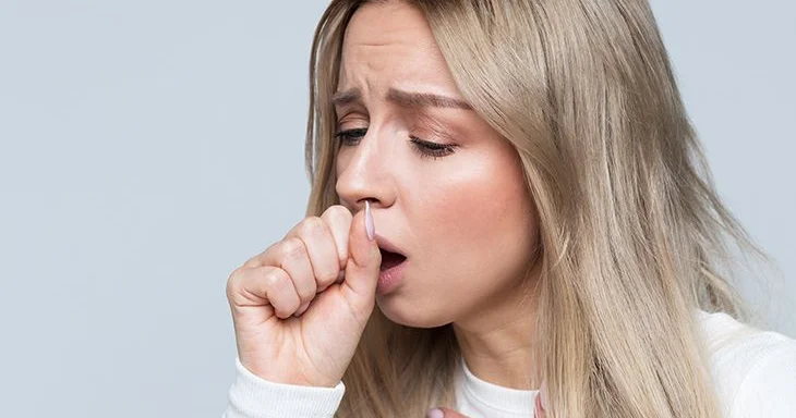 Öskürəyi azaldan qidalar Dərmansız həll