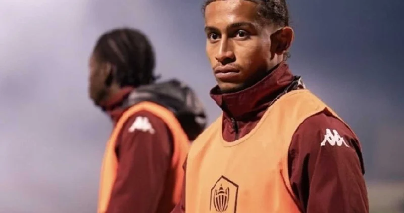 İsveçrədə yanğın faciəsi: Sevgilisini xilas etməyə çalışan gənc futbolçu xəsarət aldı