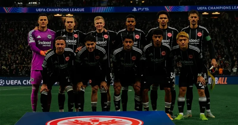 Немецкое СМИ о ситуации в Айнтрахте перед Карабахом: Давление на тренера не уменьшилось