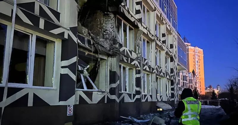 В Киеве после удара российского дрона по клинике есть погибший ФОТО