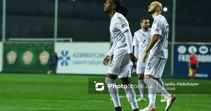 Полузащитник Нефтчи выбыл на месяц после травмы на Кубке африканских наций