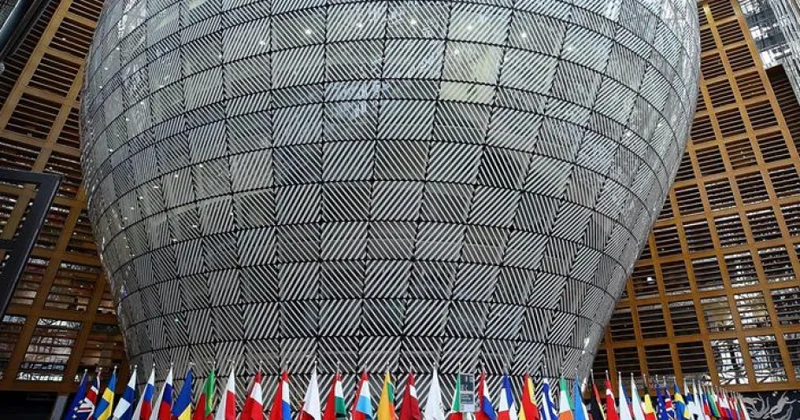 Aİ ölkələri Venesuelada vəziyyətin deeskalasiyasına çağırış edib