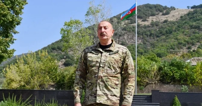 İlham Əliyev: Hər dəfə bayrağımız bir kəndə, şəhərə sancılanda, mənim üçün Azərbaycan məhz o torpaq idi