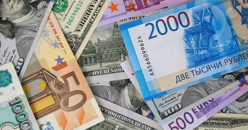 Avro, rubl, lirə ucuzlaşdı, dollar isə İlin ilk valyuta məzənnəsi