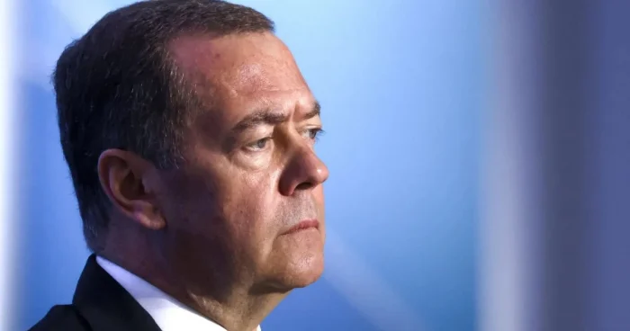 Medvedev Mertsi oğurlamağı təklif edib