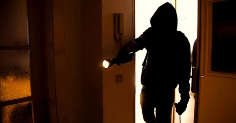 В Масаллинском районе преступник ограбил дом, угрожая хозяину расправой Minval Politika