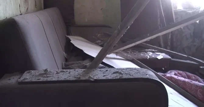 Şabranda evinin tavanı çökən sakin: Qonşular səsimizi eşidib bizi xilas etdilər