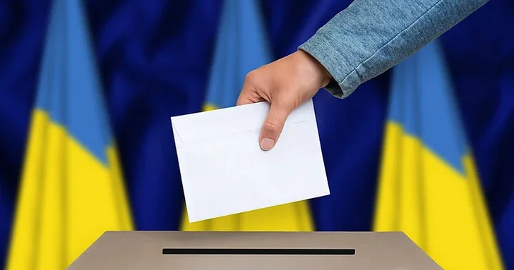 Большинство украинцев считают выборы невозможными до окончания войны ОПРОС