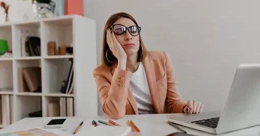 Как избавиться от праздничного синдрома и вернуться к работе: советы азербайджанского психолога