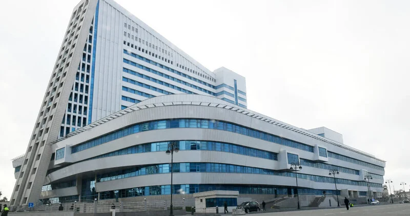 “Yeni Klinika” “Bakcell”ə olan borcunu ödəməyib KONKRET