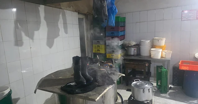 Toyuq ətini bu şəraitdə istehsal edirlərmiş Video