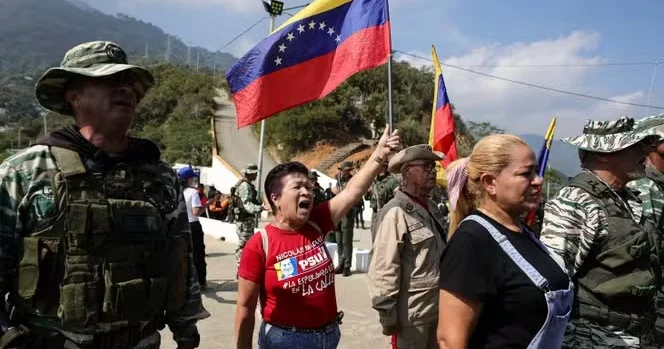 Venesuela Maduronu geri istəyir