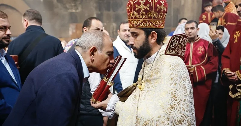 Paşinyanın katolikosla bağlı planı və regionda sülh: Ermənilərin iddia etdiyi həvarinin məzarı Azərbaycan ərazisindədir