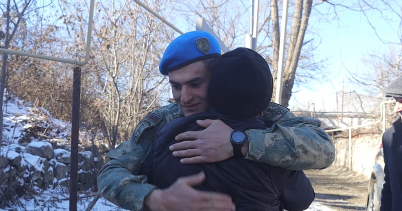 Şuşakənd hərbi xidmətdən tərxis olunan ilk əsgərini qarşıladı