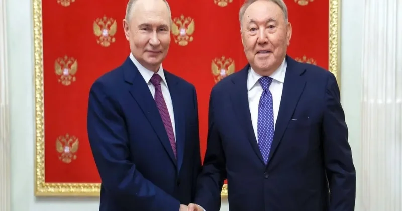 Президент Казахстана высказался о контактах Назарбаева с Путиным
