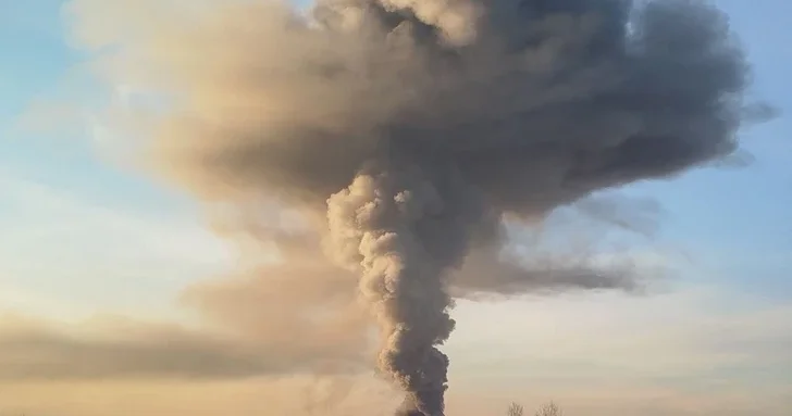 В Иране загорелся завод