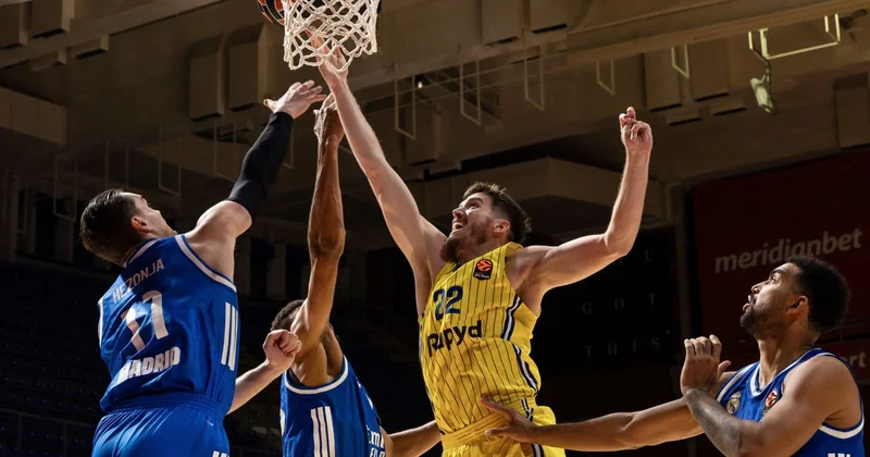 “Real Madrid” “Makkabi Təl Əviv”lə azarkeşsiz oynayacaq