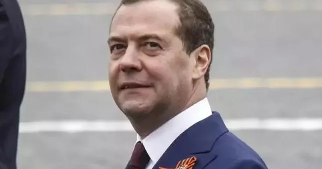 “Trampın Venesueladakı hərəkətləri qanunsuz, lakin tutarlıdır” Medvedev