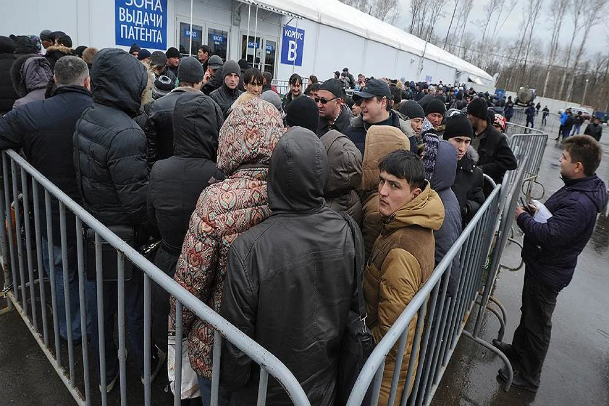 Rusiyada miqrantlarla bağlı sərtləşdirilmiş qaydalar bu gündən qüvvəyə minib