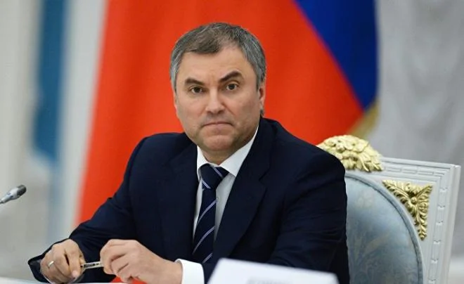 Tramp qurumu bağladı, indi cəzalandırsın Volodin