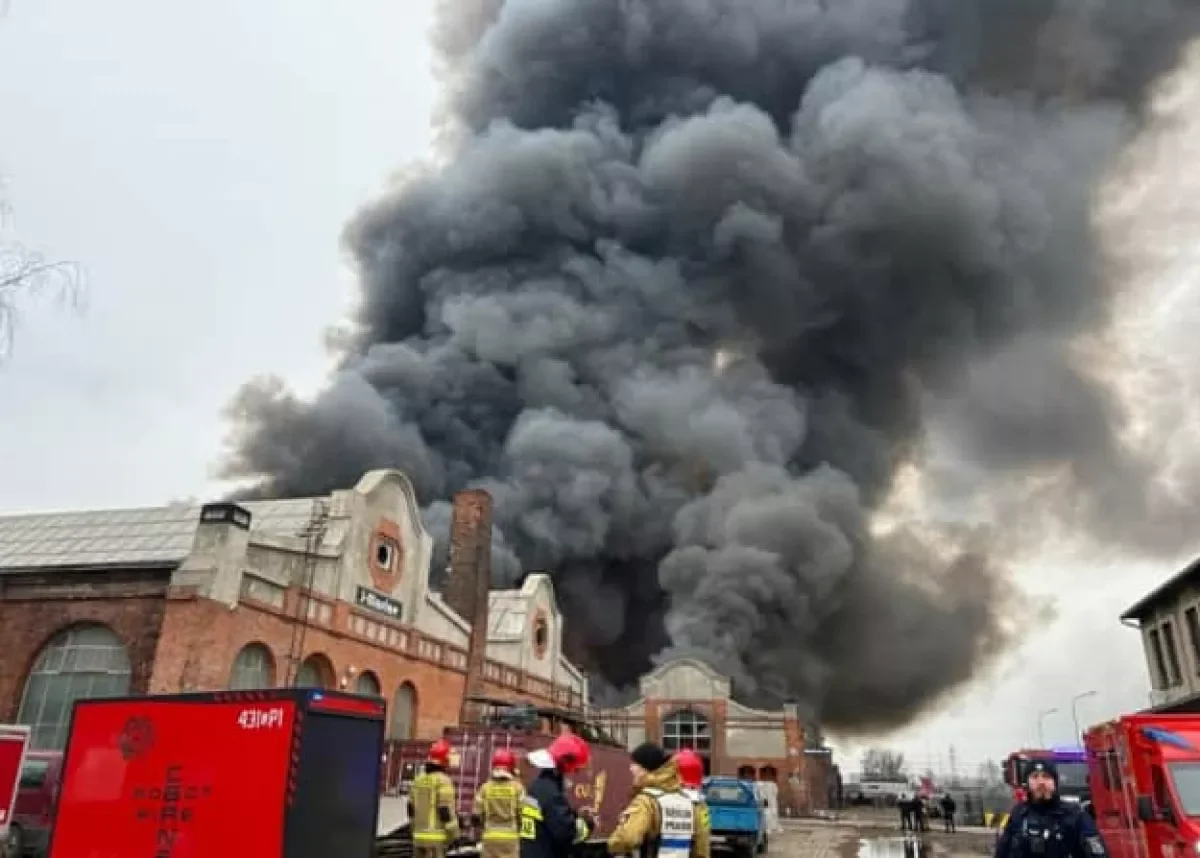 В Польше загорелся крупный склад с электровелосипедами