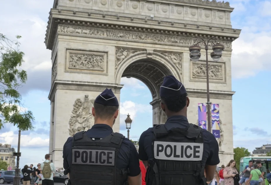 Parisdə Zəfər Tağı və liseylərdə bomba olması ilə bağlı saxta xəbərdarlıq edilib