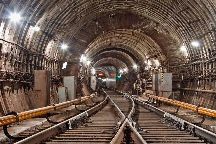 İranın gördüyü iş: Metro tuneli uçdu!