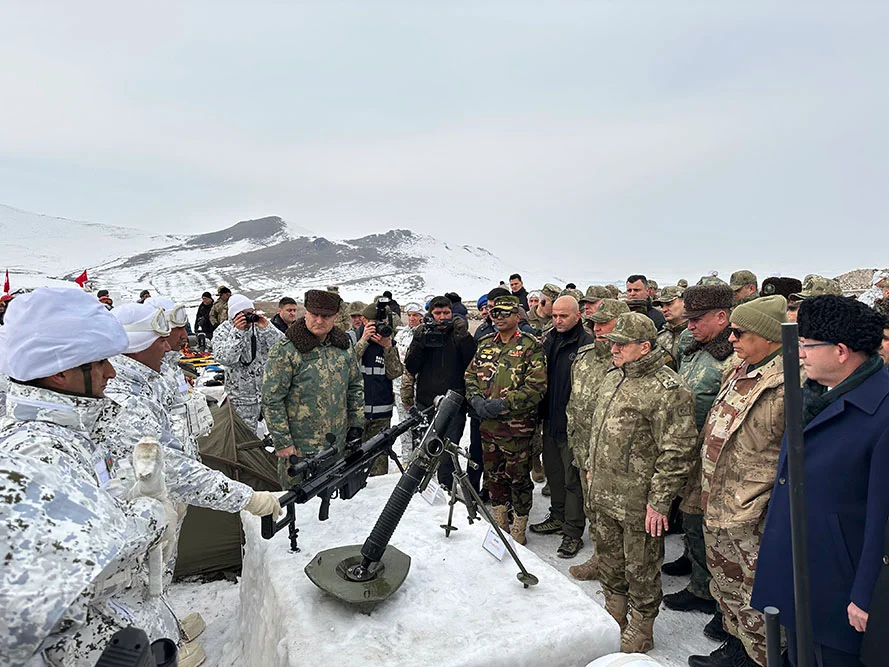 Hərbçilərimiz Qarsda döyüş tapşırıqlarını icra ediblər FOTO