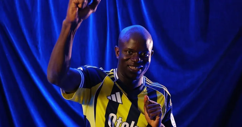 Milyonluq transferin ayaqqabıları gündəm oldu FOTO