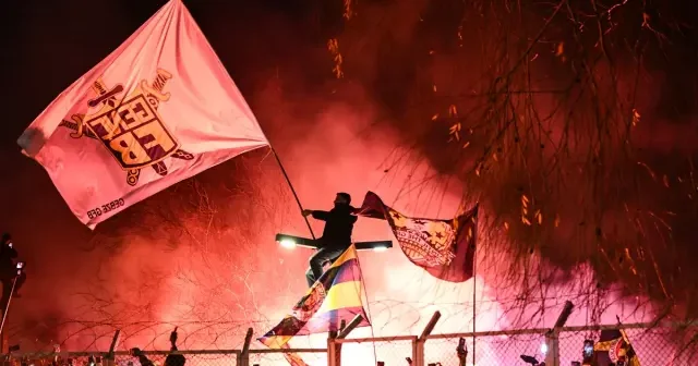 Kante İstanbulda izdihamla qarşılandı, qorxulu anlar yaşandı VİDEO FOTO
