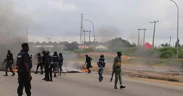 Nigeriyada silahlı qrupların hücumları nəticəsində ölənlərin sayı 170 ə çatıb