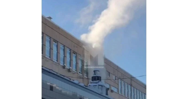 В здании Известий в Москве произошел пожар ВИДЕО