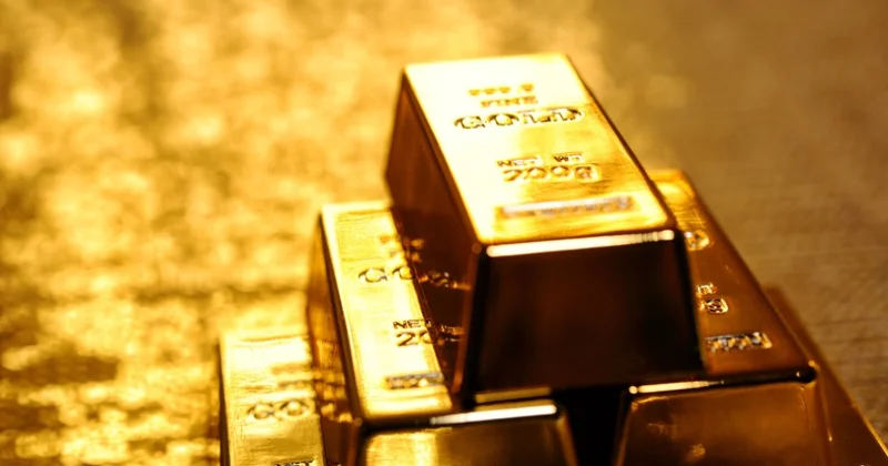 Золото подешевело на мировом рынке на почти $49