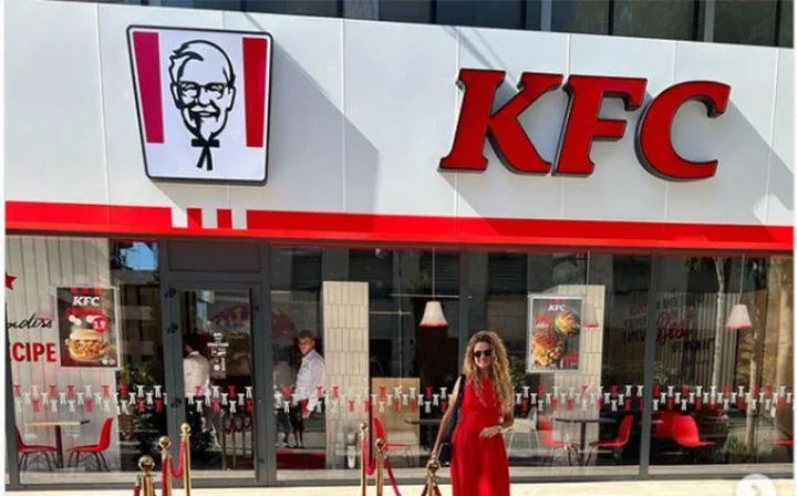 “KFC” müştəriyə iylənmiş yemək göndərdi Foto