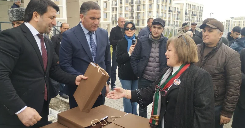Ağdam şəhərinə köçən ailələrə evlərinin açarları təqdim olundu FOTO