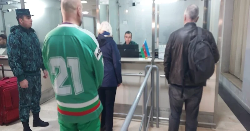 Bolqarıstanın 10 dan çox diplomatı İrandan Azərbaycana təxliyə olunub FOTO
