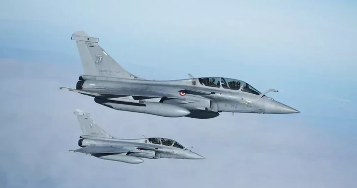 Франция направила в ОАЭ шесть истребителей Rafale для защиты страны