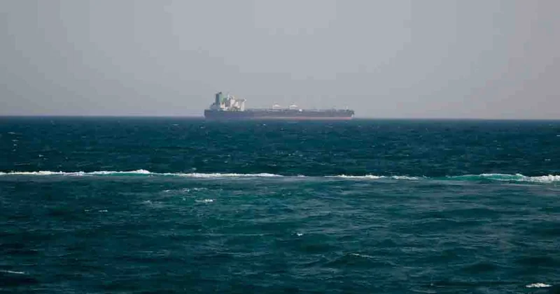 Küveyt sahillərində tanker partlayıb və neft sızıntısı baş verib