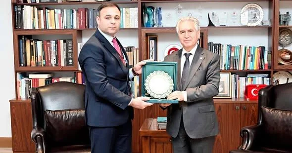 Folklor İnstitutunun direktoru Hikmət Quliyev UNESCO üzrə Türkiyə Milli Komissiyasının sədri Öcal Oğuzla görüşüb