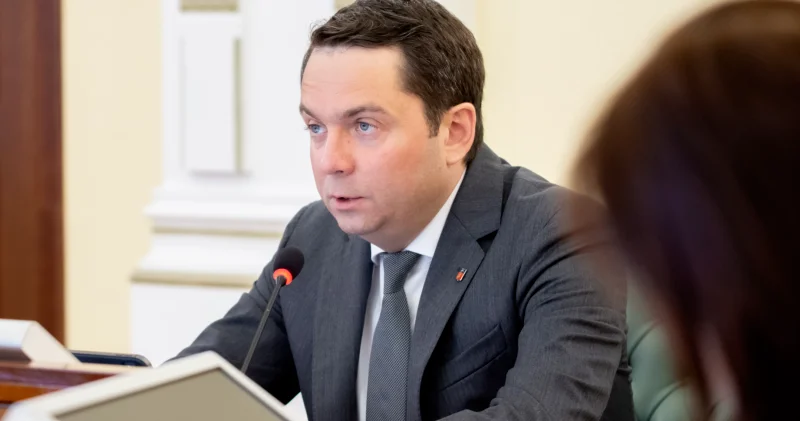 Deputat deputatların sayının azaldılmasını təklif edir...