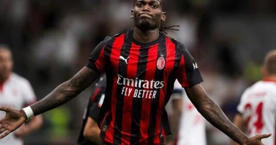 “Milan” və Leao müqavilənin 2030 cu ilə qədər uzadılmasını müzakirə edirlər