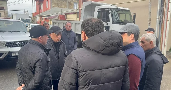 Глава ADSEA посетил территорию, где обрушился коллектор под построенными над ним домами