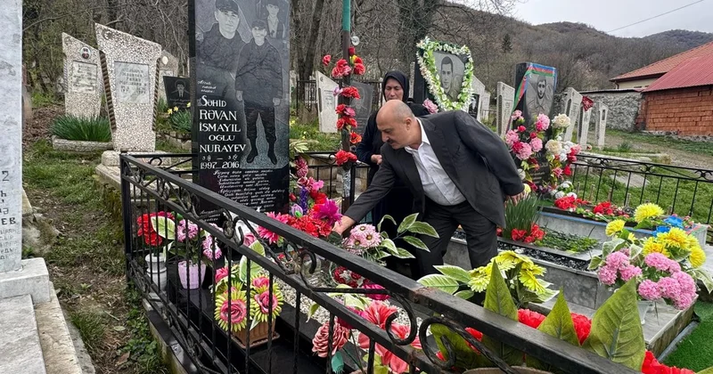 Asif Əsgərov şəhid məzarlarını ziyarət edib FOTOLAR